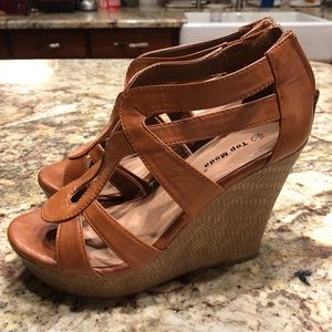 Brown wedge